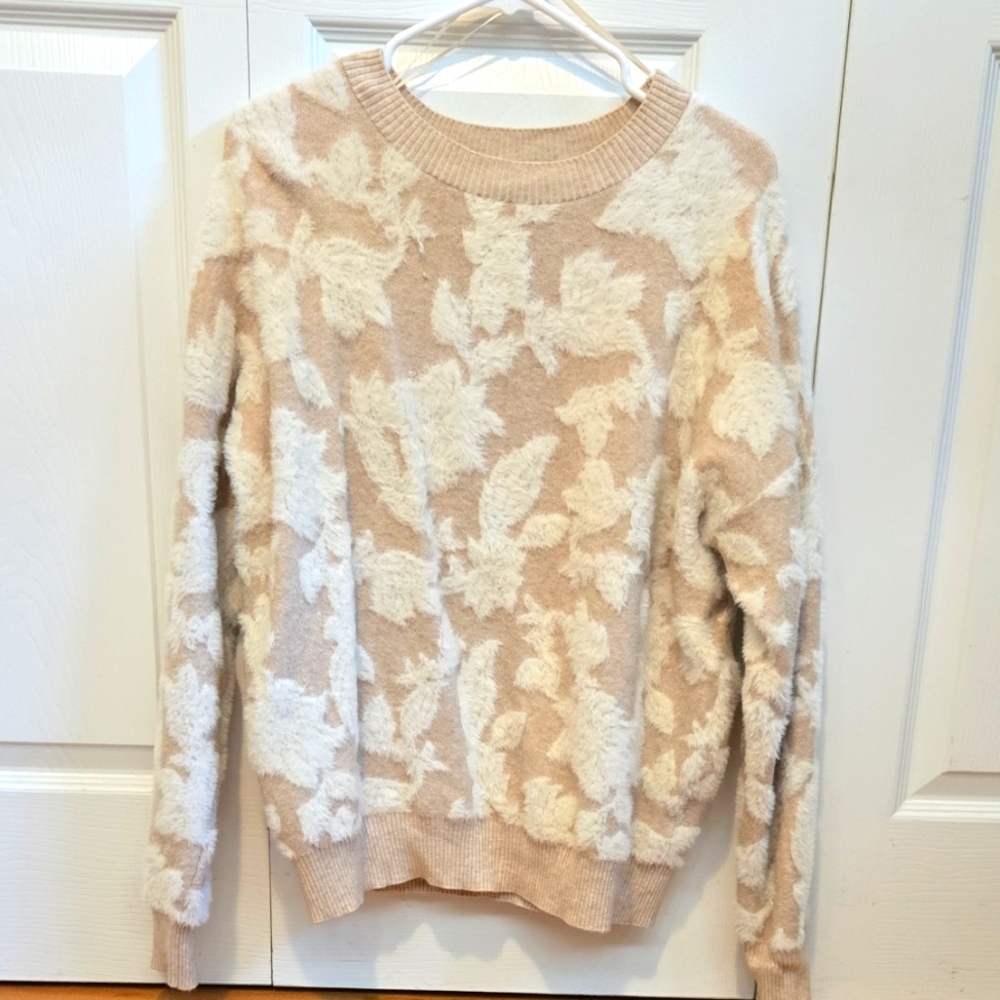 Fuzzy two toned Sweater - Size Large